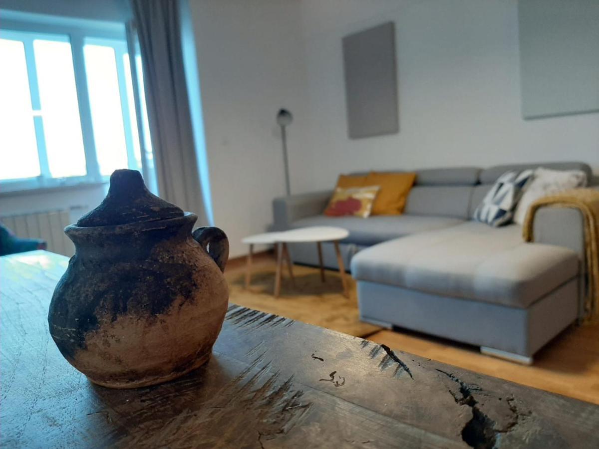 Bright, Modern & Cozy Apartment Тузла Екстер'єр фото