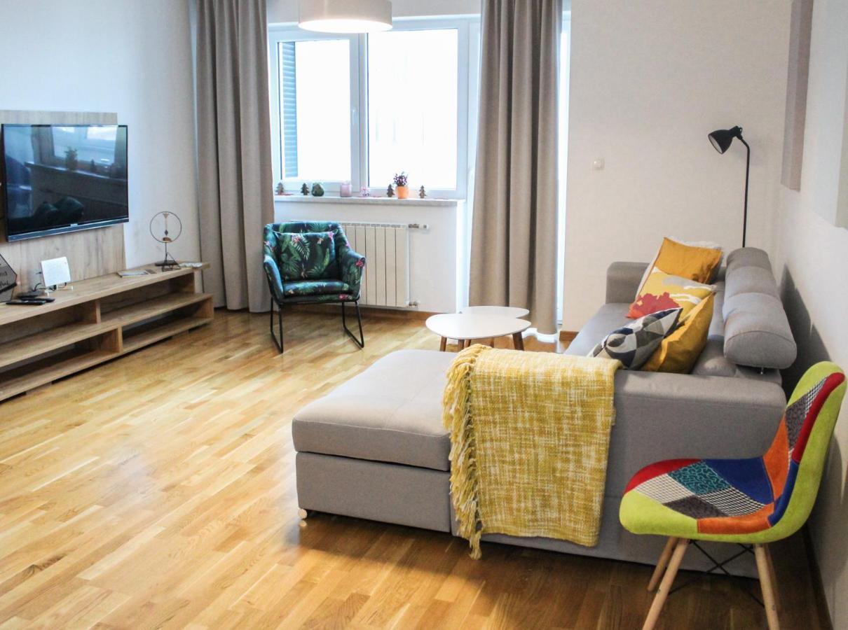 Bright, Modern & Cozy Apartment Тузла Екстер'єр фото