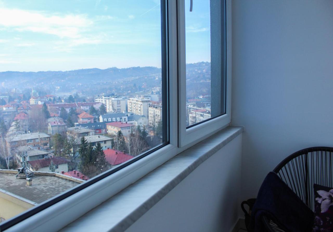 Bright, Modern & Cozy Apartment Тузла Екстер'єр фото