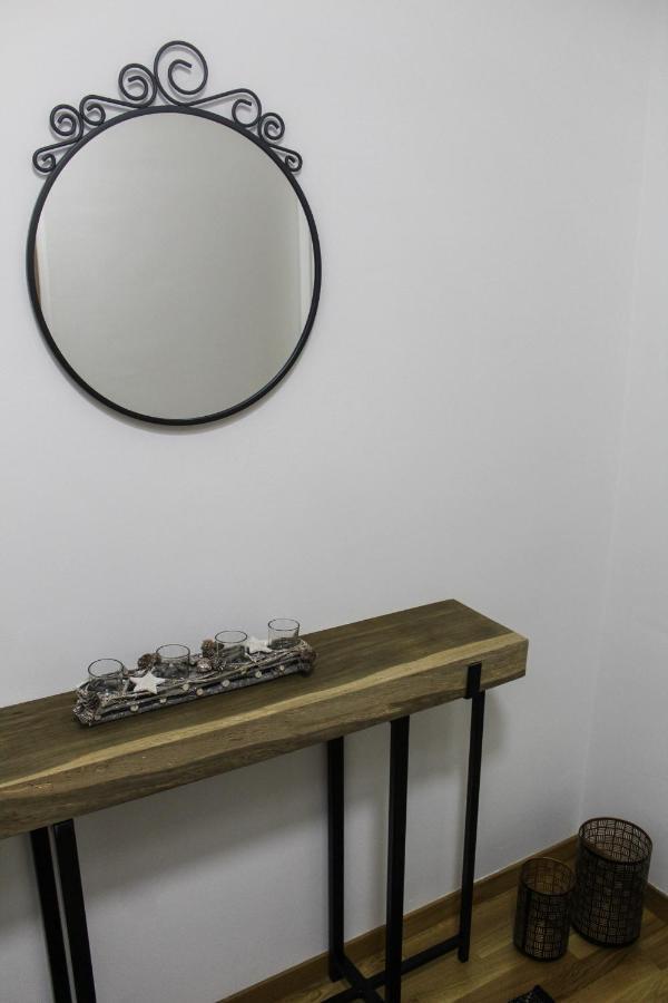 Bright, Modern & Cozy Apartment Тузла Екстер'єр фото